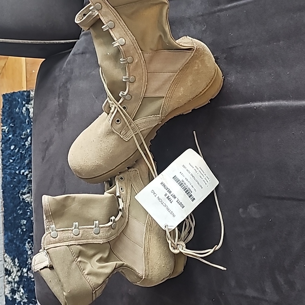 Type 2 military hot weather boots